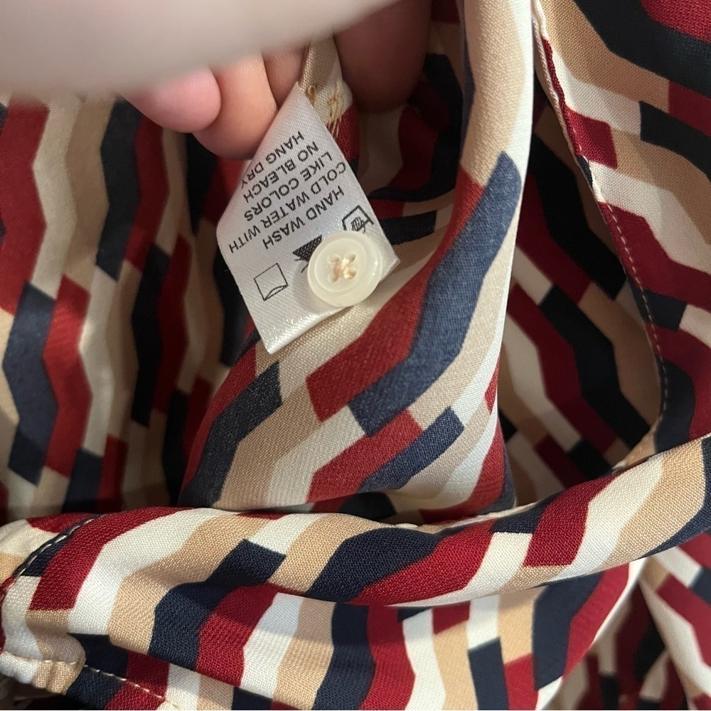 Dress Forum size small maroon and tan geometric wrap long sleeve top vneck - Picture 5 of 9